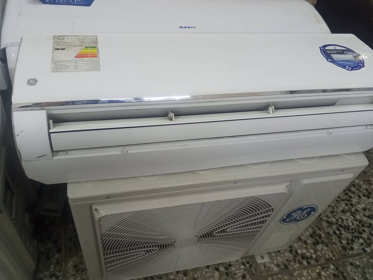 السلام عليكم سبالت أخو الجديد البيع بدون بواري. باقيت ملحاقتهم موجوده
متوفر طنين وطن ونص 
نوع جنرال 
توسوت 
تويسوت او اكو طن وادي. 
الشري. يتفضل خاص. .. 
***********
