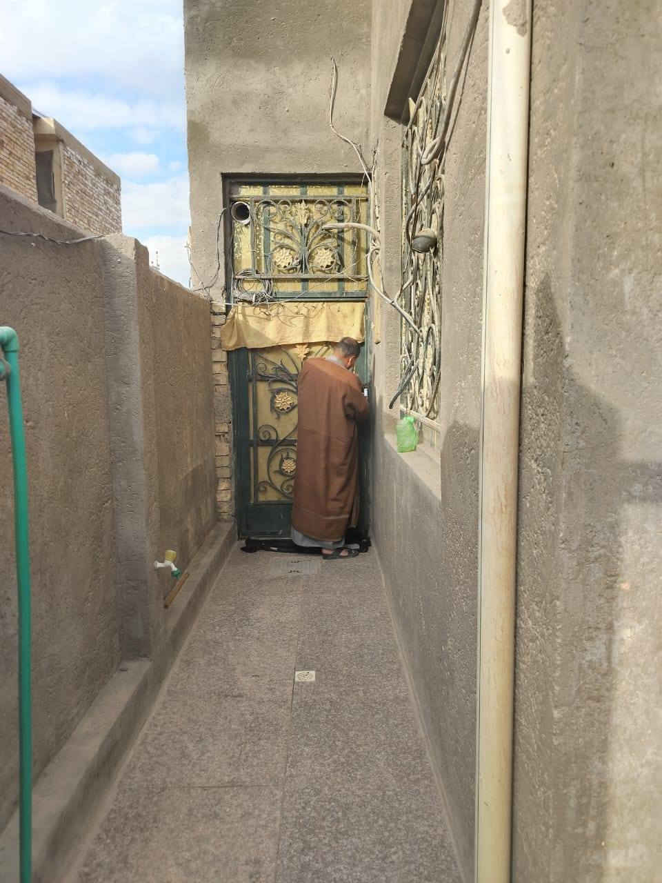 السلام عليكم
دار للبيع ١٠٠م حي النداء
 منطقه ٥٩
قرب شريط الموطفين
بناء درجه اولئ غرفتين
سعر ٧٥ مليون
الشراي يتصل ***********
