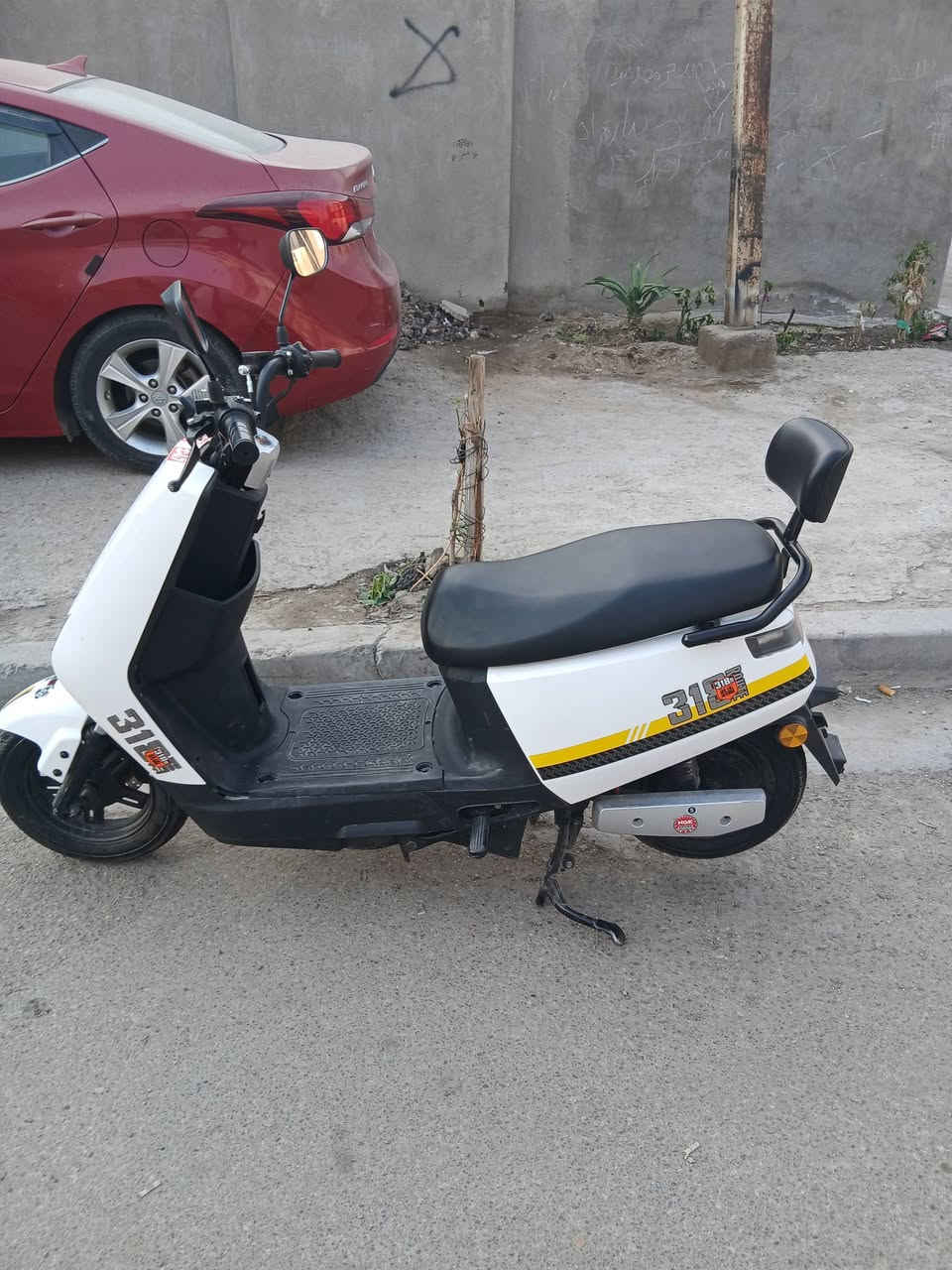 السلام عليكم دراجه شحن للبيع دراجه مكفوله 5بطاريات كهربائيات كله شغاله 2بصمه وسويج تشغيل عن بعد دراجه شخط ما بيه عنوان بغداد حي العامل او بياع سعر 725وبيه مجال تواصل ***********
