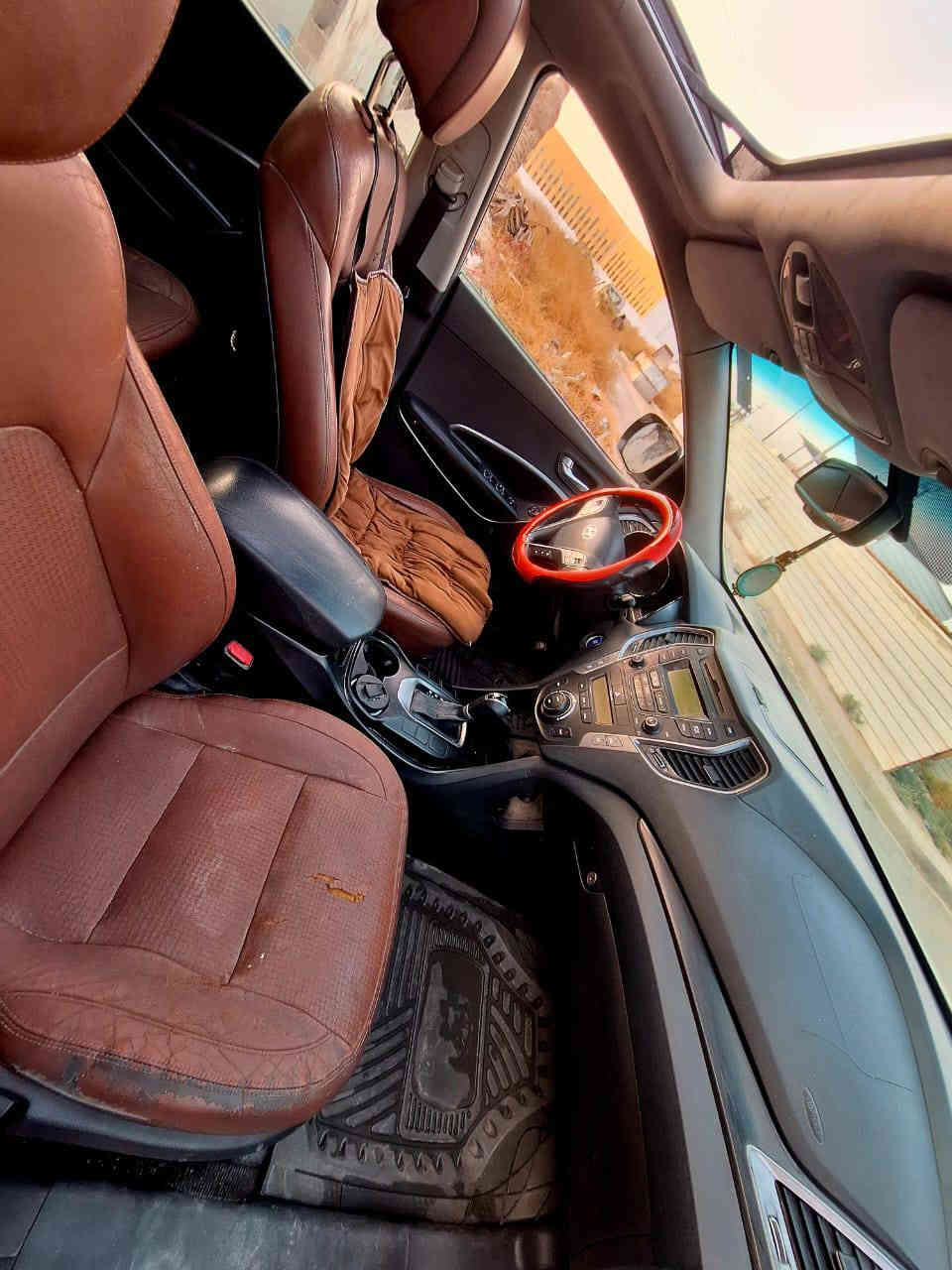 السلام عليكم سنتافيه للبيع موديل 13خليجي فول واحد على واحد مكينة سته سلندر سياره بدون صبغ بيها مكانين ثلاثه بارد بسيط سياره جاهزه للأخير مكينه كير مامفتوحات تبريد ثلج 3قطع تخم تاير حداديه سياره  مواصفاتت
1 بصمه
٢ كامره دواره
٣ شاشه
٤ تحكمات استيرن
٥ كروز سرعة
٦ مانع الانزلاق
٧ صعود مرتفعات
٨ فور ويل
٩ كشن كهرباء
١٠ جلد
١١ ثلاث قطع تبريد
١٢ رايات شفط
١٣ اشاره بلمري شفط 
١٤ زراك لايت
١٥ هندبريك 
١٦ اوتوهول
١٧ ترحيب 
بعد بيها مواصفات السعر 170ورقه للأتصال على الهاتف
***********//////***********
