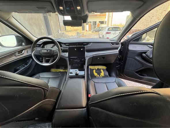 للبيع جيب لمتدد فوووول مواصفات للاخير خمسه راكب موديل ٢٤ ماشيه ٧ الاف ميل رقم شهداء به وكاله عامه مداور  خمس كاميرات  ثلاث شاشات رادارات خلفيه واماميه  حساسات خلفيه واماميه فور ويل بدون فتحه  حادثها جانبي جاملغ وباب سايق  مبدلات نفس اللون  وباب خلف السايق مصلح نفسه علما ان جميع الايرباكات سليمه  السعر 280 ورقه وبيها مجال بسيط للطلب والاستفسار يرجى الاتصال على الرقم 
*********** ديوانية
