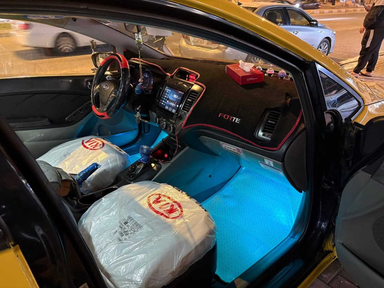 🚕 للبيع: كيا فورتي 2014 (تكسي)
الرقم: بغداد (ألماني).
المواصفات: شاشة لمس، تحكم استيرن، نظام ECO، منظومة لايت زنون + كشافات، إضاءة أرضية LED، كشنات مغلفة ومكيسة، ويل ألومنيوم، دفيوزر وجناح خلفي، تكييف ممتاز.
البودي: توجد أماكن صبغ ومعجون موضحة بالكامل ورقة الفحص مرفقة مع الصور.
المكان: بغداد - أبو غريب.
السعر: 100 ورقة ($10,000) وبيها مجال للجادين.
للتواصل: ***********
