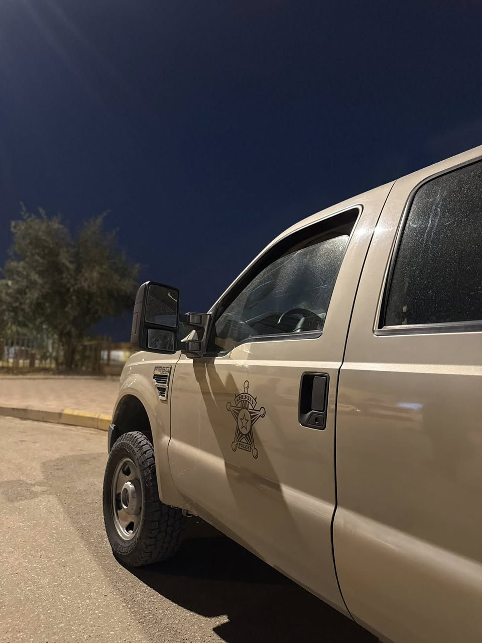 فورf350 2008 مكينه بانزين v10 مكفوله من الدعاميه للدعاميه كلها ع بلاد وكله شغال سياره ماشيه ١٠٠ الف بس رقم أربيل هزه جديده للبيع 
***********
