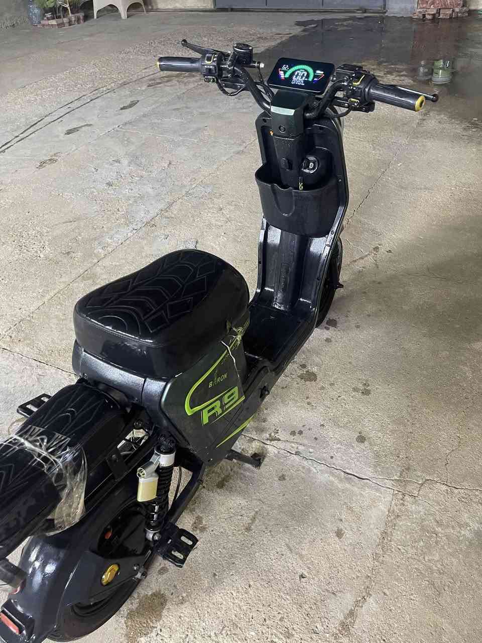 السلام عليكم دراجه شحن لبيع بطاريته 32انضاف نقصه فقط ليات وتشتغل على الكارات مديله 25السعر 275 وبيه مجال بسيط ***********
