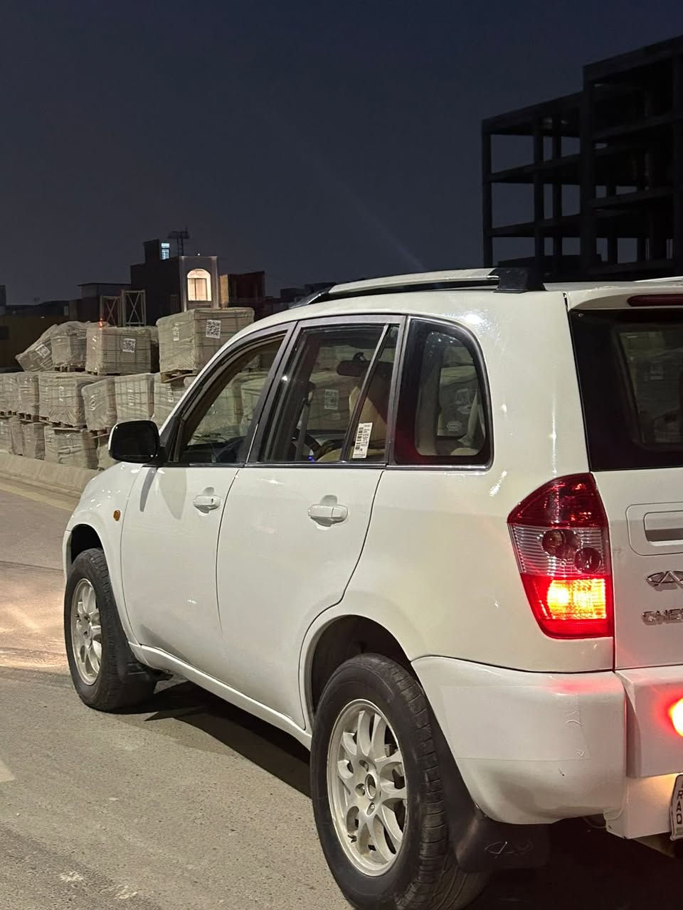 السلام عليكم تيكو موديل 2012 سيارة رقم بغداد انكليزي سيارة كلش حلوه مابي  ولا اخياس ولا جراد سيارة مكفول سيارة فول شاشة كار بالي فتحه كشنات جلد محرك 2000 كير ميكانيكي سيارة كلش حلوه كير محرك صدر تايرات باتري كله مكفول السعر 59$ مكان سيارة بغداد حي العامل رقم التلفون ***********
