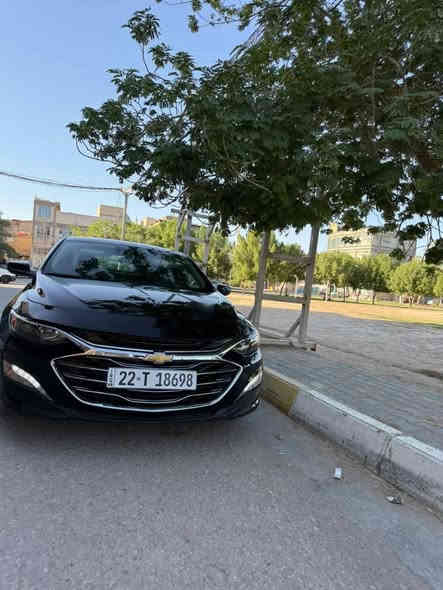 السلام عليكم 
ماليبو موديل ٢٠٢٣ 
رقم اربيل 
لون اسود
السيارة ماشية ٥٨ الف ميل
جاملغ جهة السايق وشويه بالبنيد
نظام ABS 
محرك 1500 تيربو 
مانع انزلاق TCS
مقعد السائق تحكم كهرباء
تبريد قطعتين 
مثبت سرعة 
حساسات  خلفيه
بصمة تشغيل 
بصمة ابواب 
سايد بريك دكمة
نظام فحص ضغط الإطارات 
كامرة خلفية 
تشغيل عن بعد 
شاشة 8 بوصة لمس 
شاشة تدعم اندرويد اوتو
شاشة تدعم ابل كار بلي 
للاستفسار ***********
السيارة جاهزة من كلشي ترايها حلو محرك وكير بلادي مكفول
