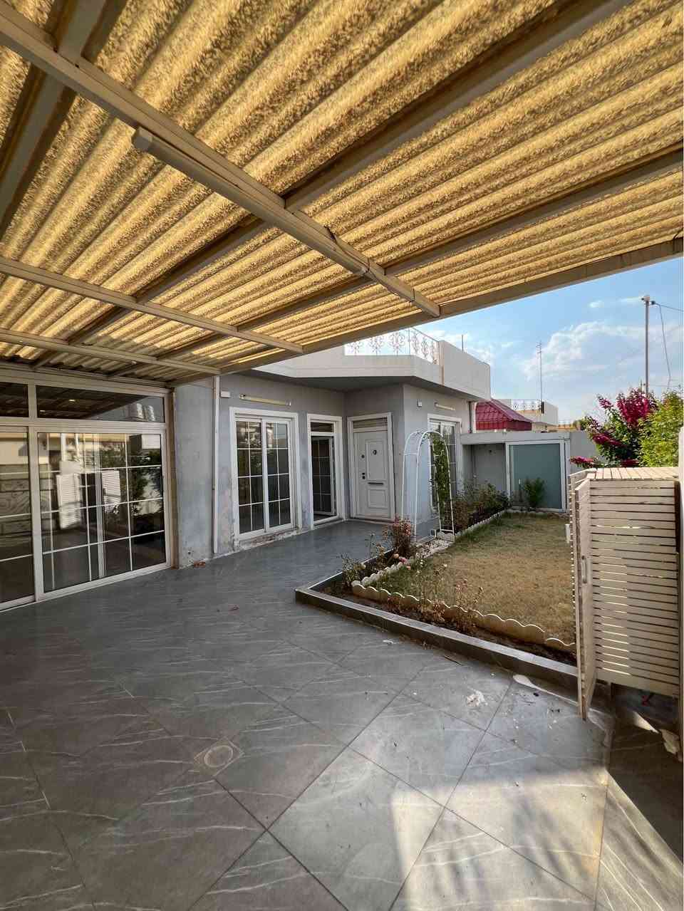 0750 298 7676
دارالبیح فی ئاشتی٢ مساحە ٢٠٤م 
خانو بۆ فرۆشتن لە شاری ئاشتی٢ مساحە٢٠٤م أربيل, العراق
