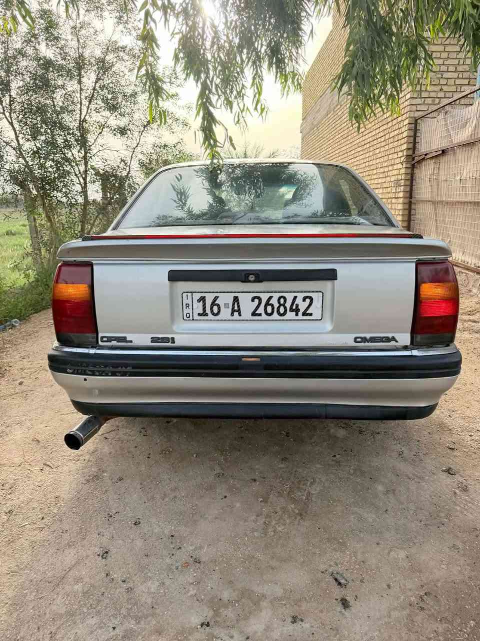 اوبل اوميكا  .٩١. رقم دولي بسمي . سنويه الى سنت ٣٠ يله تنتهي محرك وكير وتبريد كله ملكه . تخم تاير حداديه جديده سياره ما نقصه برغي تبريتها فول الفول  سياره مال جناي كلش حلوه  .السعر ٤٦ ورقه وبيه مجال. مكان السياره بابل القاسم. ***********
