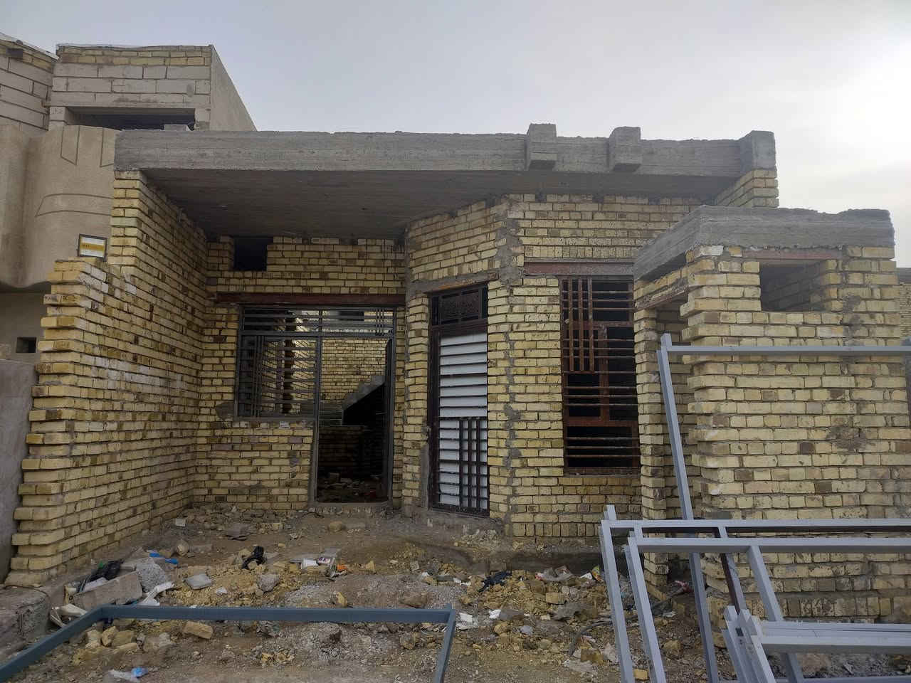 ياألله سلام عليكم هيكل للبيع.الراشديه نصف قطعه مساحه 125بل القرب من اسواق البدري التفاصيل في الفديو  سعر 65وبي مجال ***********
