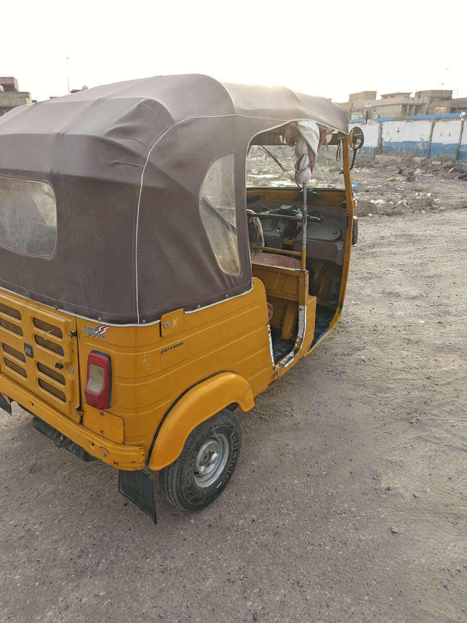 سلام عليكم تكتك موديل ١٨شهر 3 تكتك خير من الله كبل لشارع كل نقص مابيه كبل لشارع تكتك منطول لطول شغاله بيه فقط دخانه شويه تكتك جهزه مو جهزه بيه بدي مال ٢٠بيه محرك مال ٢٠تكتك جديده بمعنى الكلمه مكاني بغداد مدينت صدر الحميديه -أوراقه كامله سعره3350او بيه مجال حك جيه ***********
