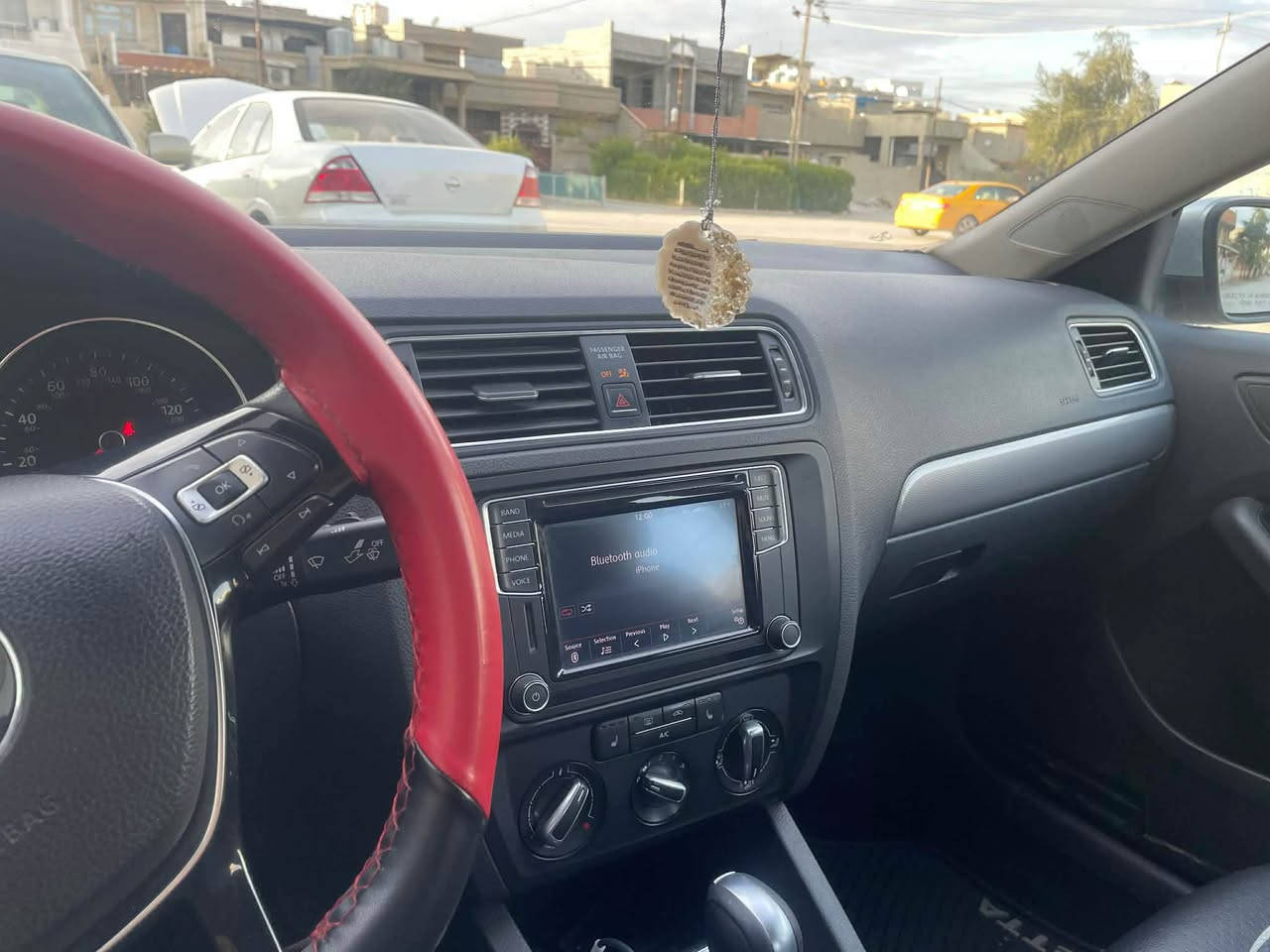 جيتا 2016 SE فول ١/١
سلايد - بصمة- كشنات تدفئة 
السيارة بيها قطع مبدلة شرط مابيها دواخل وايرباك ماطاك كلة بلادي .. 
سيارة بأسمنا وسنوية ورقم جديد ومناقصها برغي شرط
گير ومحرك بلادي شرط ما مفتوح بحالة ممتازة
السعر 113 ومجال 
*********** كركوك, العراق
