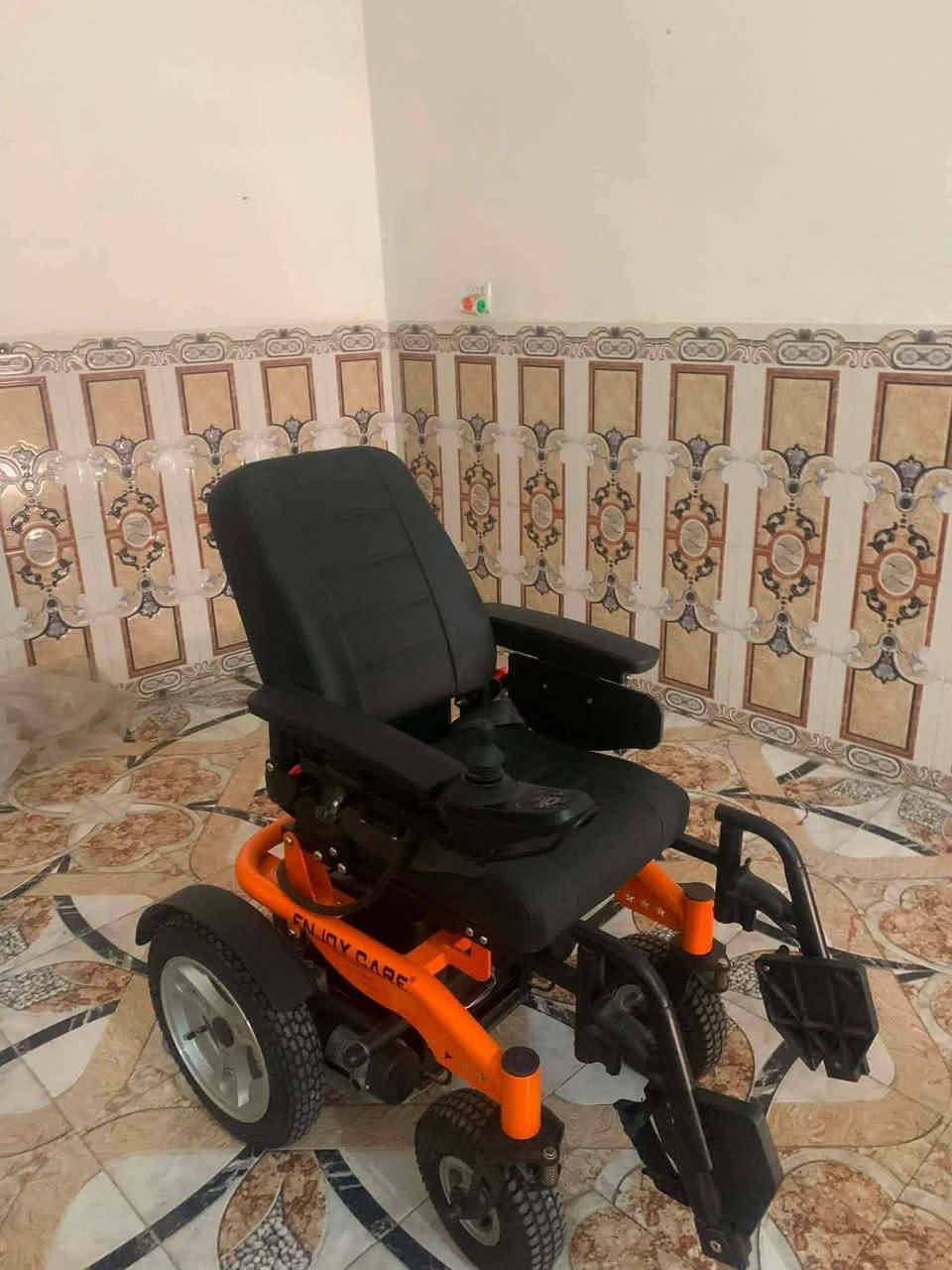 سلام عليكم دراجه مال معوقين اوتوماتيك مامشيه 
فقط مشحونه وكامله ومريحه بطاريه شحن لمده ٥ ساعات تمشيك #السعر 450 #شراي خاص او اتصال رقمي ***********
