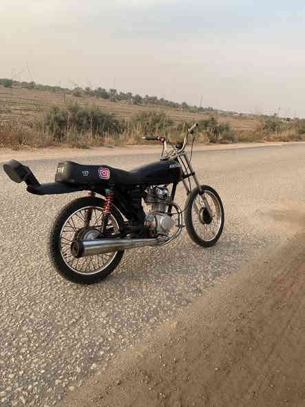 سلام عليكم👋🏾دراجه للبيع محركً نامه امتياز دراجه حلوه مرتبه السعر ٣٥٠رقمي***********🤎
