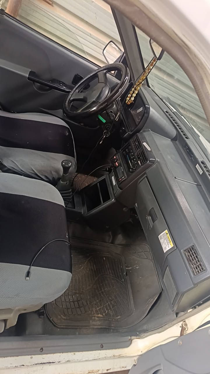 2009 سياره حيل نضيفه وبلاديه بسمي سيارة قفل 34 ولا نقص بيها عنوان بغداد / ***********
