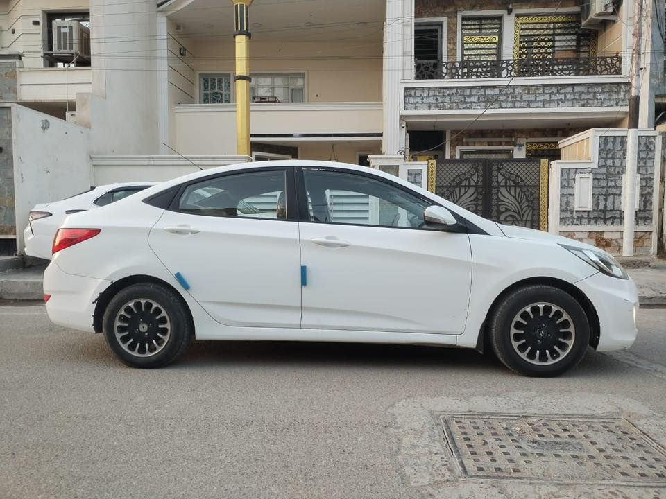 سلام عليكم
اكسنت ٢٠١٥ خليجي 
محرك ١٦٠٠  
رقم بغداد السيارة بيه صبغ جاملغ الخلفي 
السياره ماشية 130 حقيقي 
بارد بل جاملغ الامامي 
مكان السياره بغداد الدوره
السعر 98 وبيها مجال بسيط 
للاستفسار واتساب ***********
