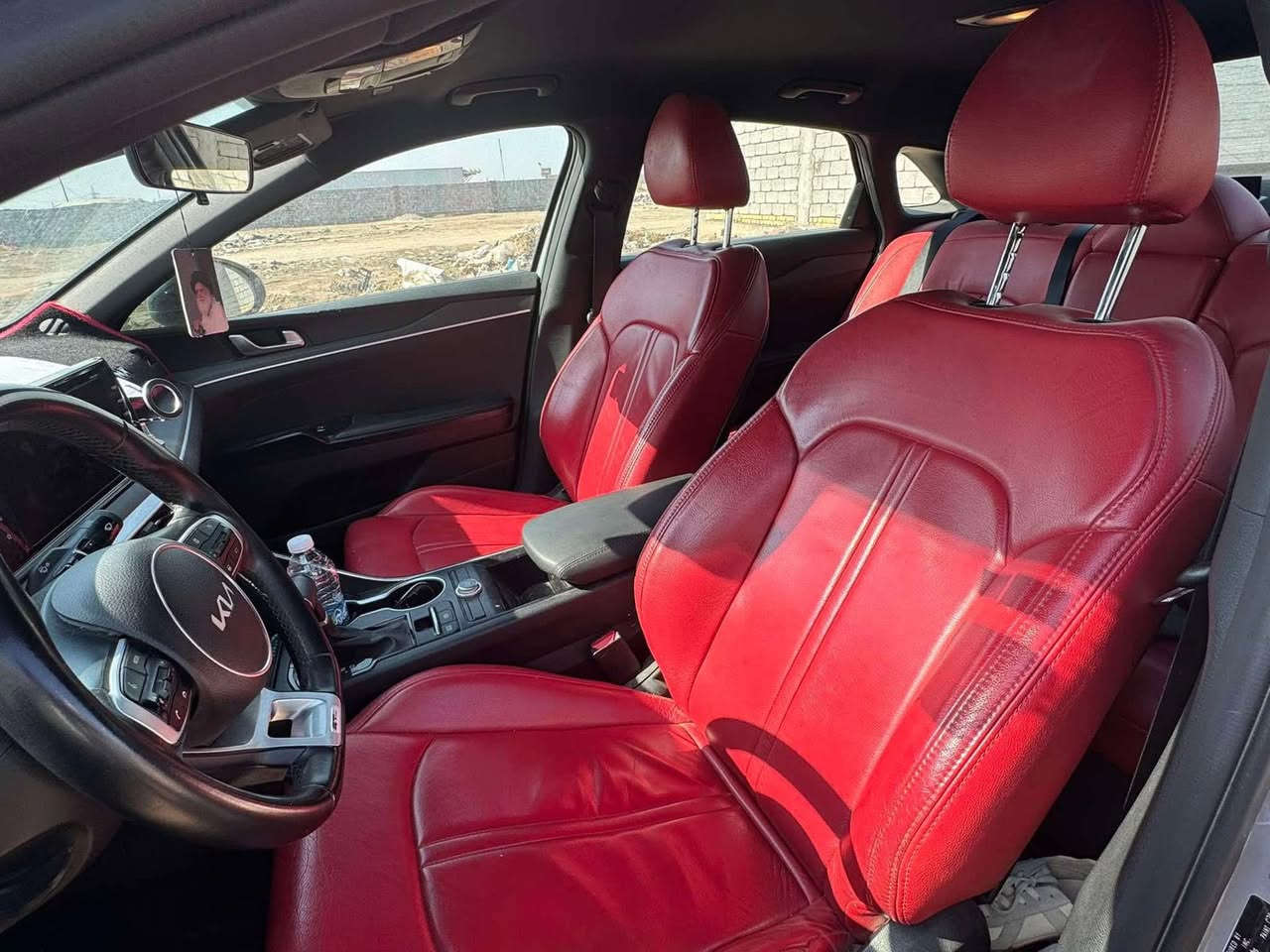 السلام عليكم

كي فايف موديل 2023.  جي لاين الفول 
وبدون ايرباكات سليمه 

ماشيه 39

محركها 1600 توربو

داخل احمر 

رقم ذي قار  معوقين

ضررها بل منشور بدون ايرباكات سليمه 

صورة الحادث بل منشور

السيارة كفالة لغود وشواصي

المكان ناصريه مركز  

السعر 173 وبيها مجال 

للاستفسار ***********
