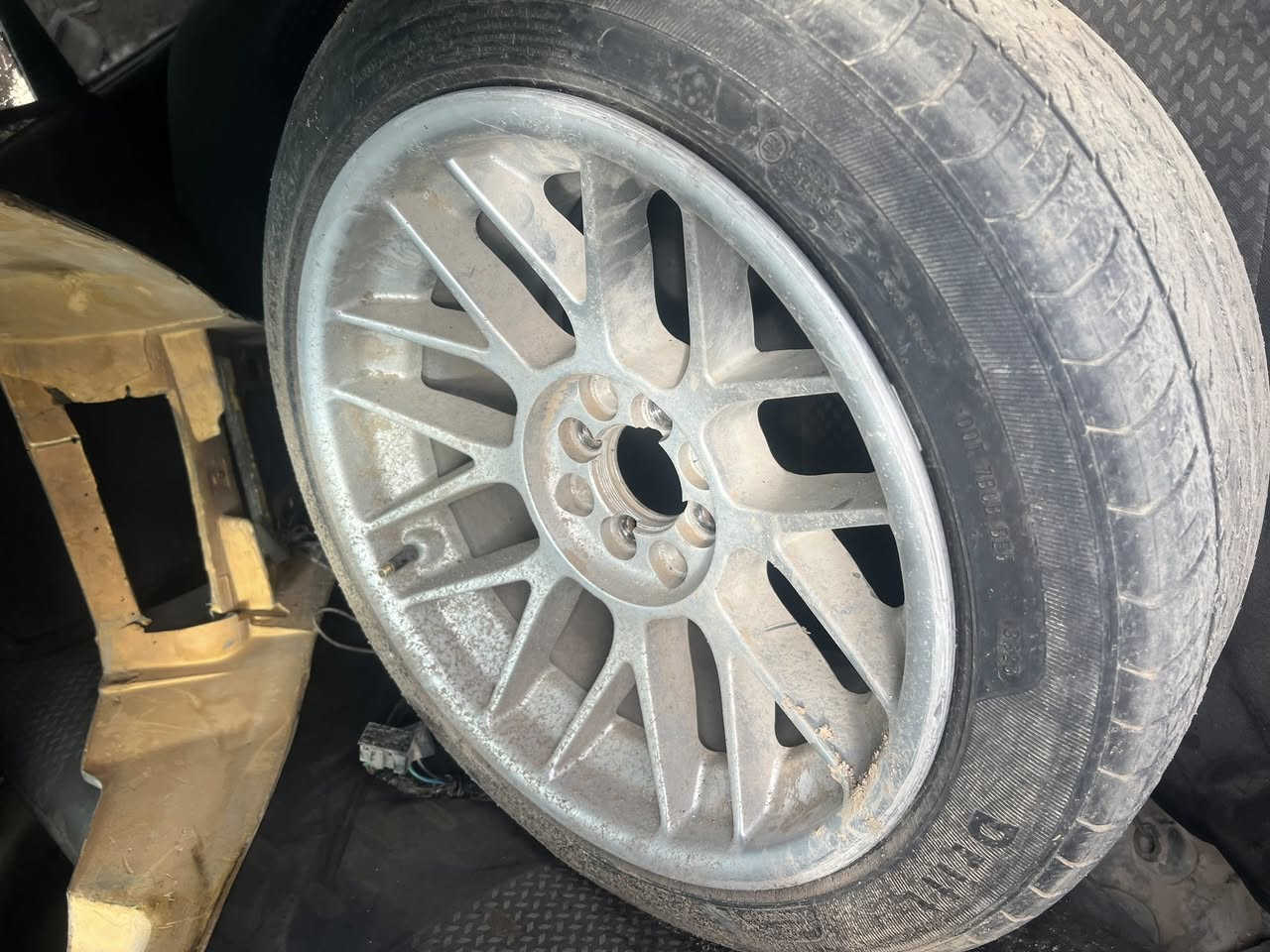 السلام عليكم ويل BBSتو سايز للبيع نضيف لا عواج ولا تصليح مكاني بغداد الدوره السعر من الاخير قفل250
4ستد حجم 17
***********
