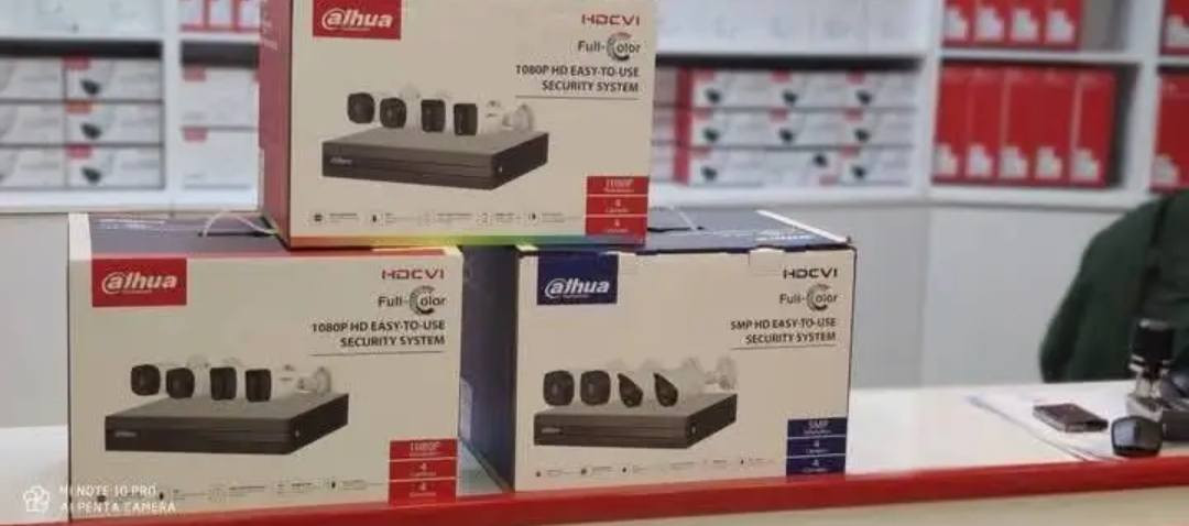 #اعلان_كامرات_مراقبة

1- سستم اربعة كامرات مراقبه تجاري
   - تصوير ليلي عادي بسعر 85 الف
   - تصوير ليلي ملون بسعر 95 الف

2-سستم اربعة كامرات اصلي وكالة 

-شركة اسوار بدقة 2Mp بسعر 165 الف  
-بدقة 5Mp  بسعر 230،000

_ هك فجن بدقة 2Mp بسعر 165 الف

 _ هايلوك بدقة 2Mp بسعر 150  الف

3- يوجد كامرات حسب الطلب 
    6كامرات/ 8 كامرات / 16

تصوير ليلي نهاري / ملون - عادي
مع جودة الصوت والصورة

ويوجد فريق متخصص بتنصيب وبرمجة الكامرات
للأستفسار اكثر الاتصال على الرقم التالي  او مراسلة الصفحة 

*********** محمد كامل عيسى
