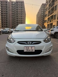 اكسنت خليجي 2012 محرك 1600  بيه ٣ قطع صبغ بدون اي ضرار داخلي  كير مكيم...