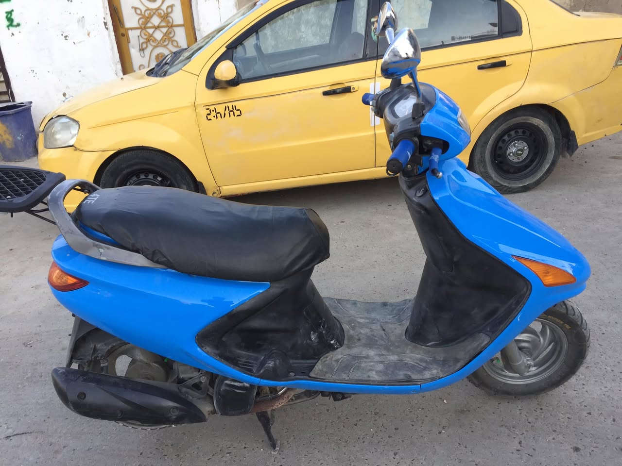 السلام عليكم دراجة فراشة للبيع صار شهر من طالعة من الحاوية نثية مكانه الديوانية حي العسكري الأول فلكة العلماء للمراسلة على صفحة أو على رقم البائع *********** سعر 700 وبيه مجال
