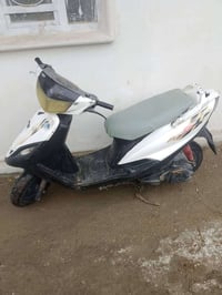 عندي دراجه للبيع جاهزه هندر وسلف حلوه الدراجه 250 وبيها مجال قليل مكان...