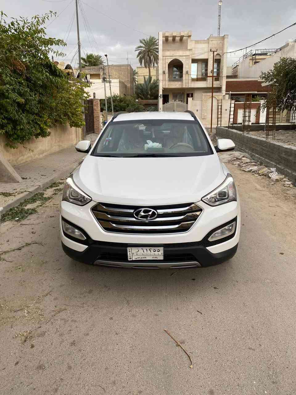 سلام عليكم 
سنتافيه موديل 2016 سياره فول ماعده الابلرامه 
سياره جيده معنه الكلامه وحله من الصور سياره مضمومه وقبل كم شهر طلعناه من البيت ماشيه شوفت عينك 38  تكحيل فقط وبارد شغلات بصيطه اقل من الصبع  
مكان السيارة بغداد ~الاعضميه  متواجد واتساب وخط 
(***********)
