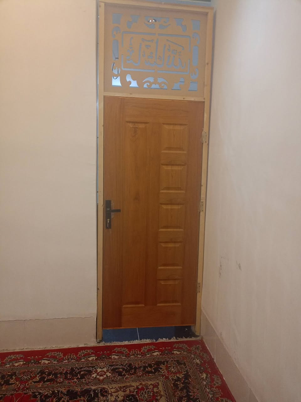 السلام عليكم باب جديد صار 20 يوم من اخذته بس ميرهم لان عندي ارتفاع عالي كلش نظيف نظافه 100% اخذته ب 130
قيمه مايرضي الله واخذه لان ما احتاجه اريد اسوي تفصال 
مكانه العطيشي بسوك 
***********
