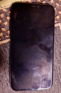 ‏سلام عليكم الجهاد للبيع iPhone 11 جهاز نظيف جديد بدل بس بطارية وشاشة ...
