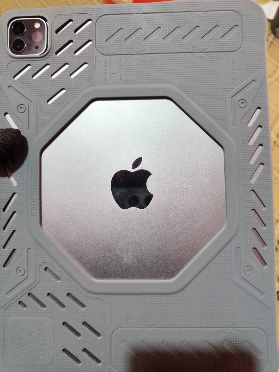 سلام عليكم ايباد 11 برو M2 غني عن التعريف ذاكرة 256 بطارية 92 نظافة الابياد فول شرط زلغ واحد مابي السعر 800 وبي مجال ملحقات كيبل شحن وكارتونة فقط *********** متواجد واتساب واتصال
