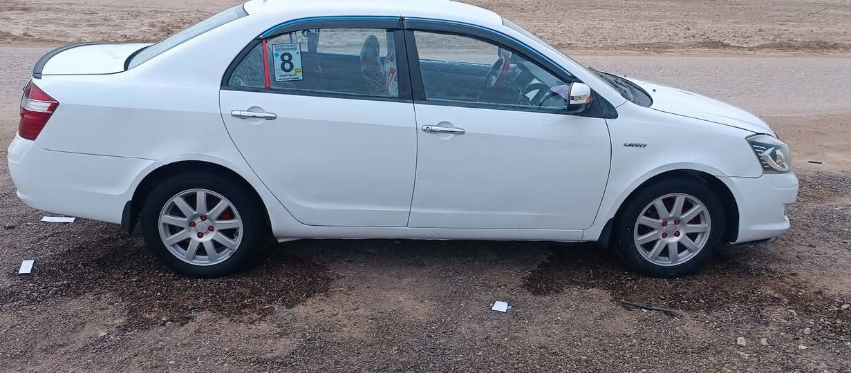 سلام عليكم 
جيلي مويل 2012 رقم بصره  انكليزي بأسمي مداور ثاني يوم مشروع وطني سنوية نافذة لغاية 2031 جاهزة من مكينة كير كفاله حدادية 100بل 100 كهربائيات كلها شغاله 
السعر 55 وبيها مجال 
مكاني الناصريه 
للاستفسار ***********
