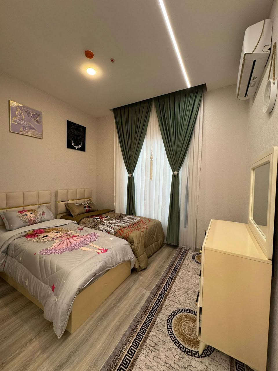 شقة مؤثثة #للایجار
اثاث راقی ، جدید 
ثلاث غرف و صالة ، مساحة 145 متر 
طابق 1 ، علی الحدیقە
مجمع سکنی لایف تاورز
اربیل ، مربع ذهبی ، حی سیدو بارك 
للتواصل 0750 444 7409 
0770 184 78 47
