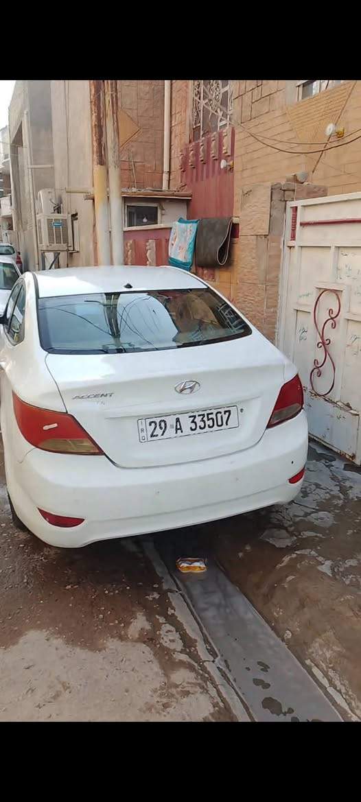 السلام عليكم اكسنت موديل 14 سياره مثل ما موضح بالتصوير بها سونار بها قطعه واحده تبديل وبيها صبغات سياره جاهزه من كل شيء سعرها 86 مكانها بغداد امين  الثاني.                ***********
