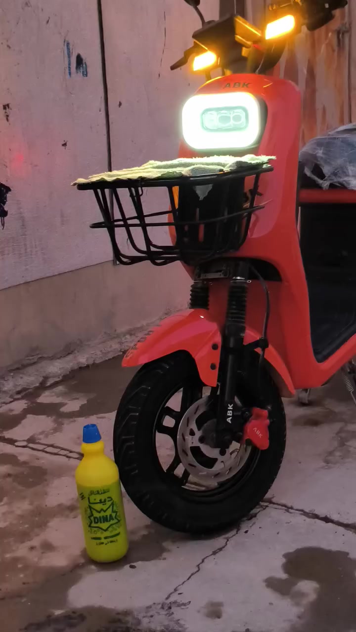 سلام عليكم ورحمه الله وبركاته دراجه شحن للبيع R10موديل ٢٠٢٦فول شركت ABK خمس بطاريات دبل  مواصفات دبل سويج و بصمه ديجي دبل اشاره دهن بريك بك اربع نمر سرعه لايت عالي ناصي الحقيقيه 73 دراجه طك كارتون مستعمله شهرين محافظة كركوك شقق المصلى رقم ***********سعر480 و بيه مجال
