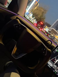 تسلا Y • ستيرن يوك • المنصور