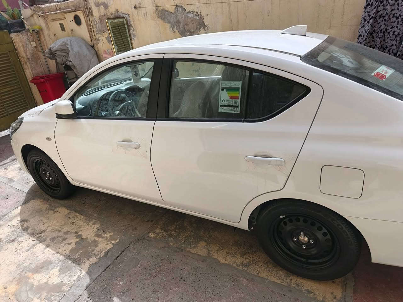 سلام عليكم سني هندي أم ابليته زركه موديل 2024 ماشيه ٢٧ لف صارلي شهر من مستلمهه من شركه السور ضمان ٣سنوات رقم بغداد بسمي تحويل ثاني يوم منضومه غاز جديده دوشمه عامه رضيه وتنته وكشنات وبيبان حراري وسفريات وفرش صندوك  ورقه استفسار ‏‪***********
