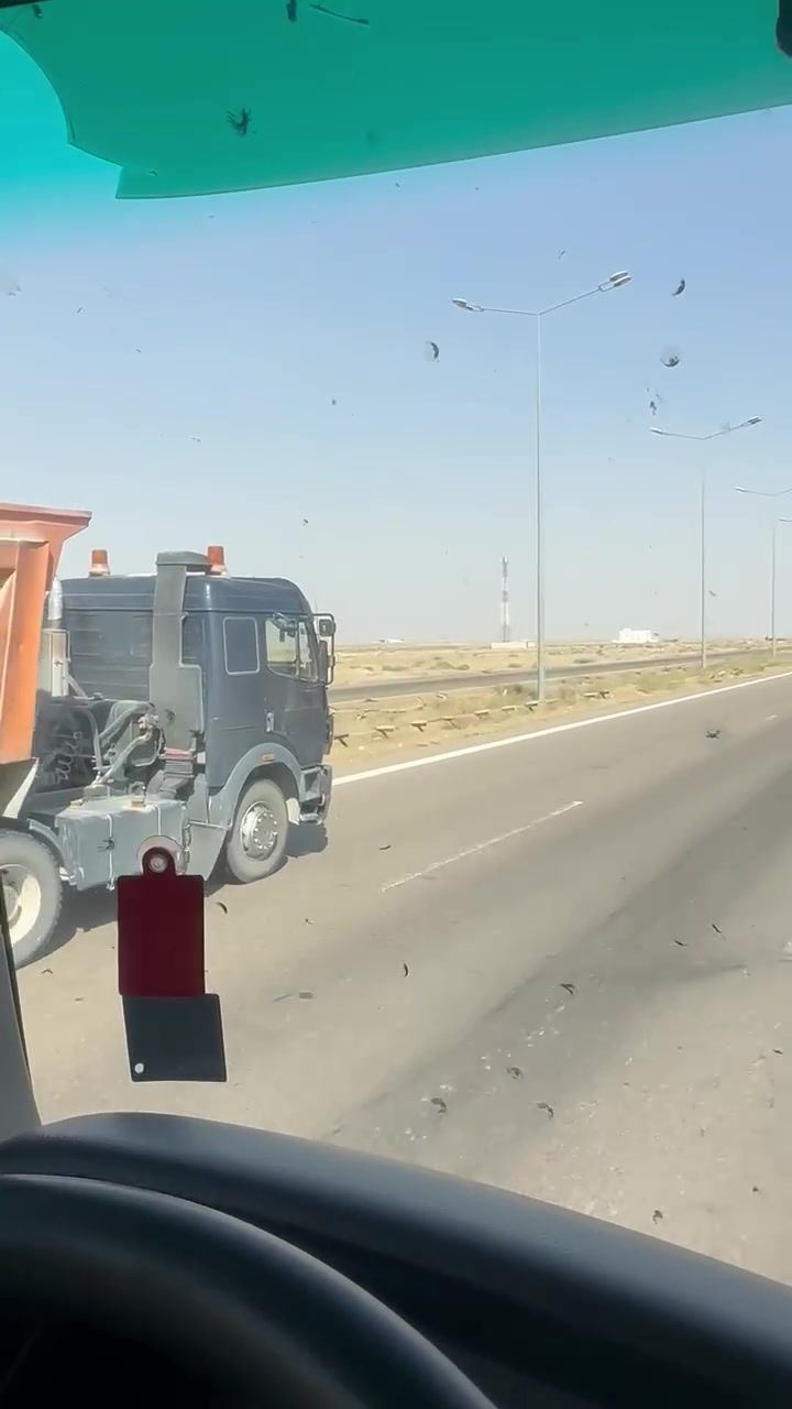 بسبب الوعود الكاذبة والناس الغير صادقة اعيد نشر السيارة
بسم الله الرحمن الرحيم  
على بركة الله 
 كرواتي موديل 1995 سياره مكفوله كفاله عامه 
حجم 2553 
سنكل خلفي مزوج جك هيدروليك بلادي
تدفئه تبريد بلادي 
تحويل مباشر سنويه مجدده لل29
عربانه حداديه ناصر احمد 
3 دناكير الماني تخم تاير او ويل 
22اونص 
للبيع راس او عربانه 
سعر 475 اوبيه مجال اتصل اوبيك خير ودلل 
***********
