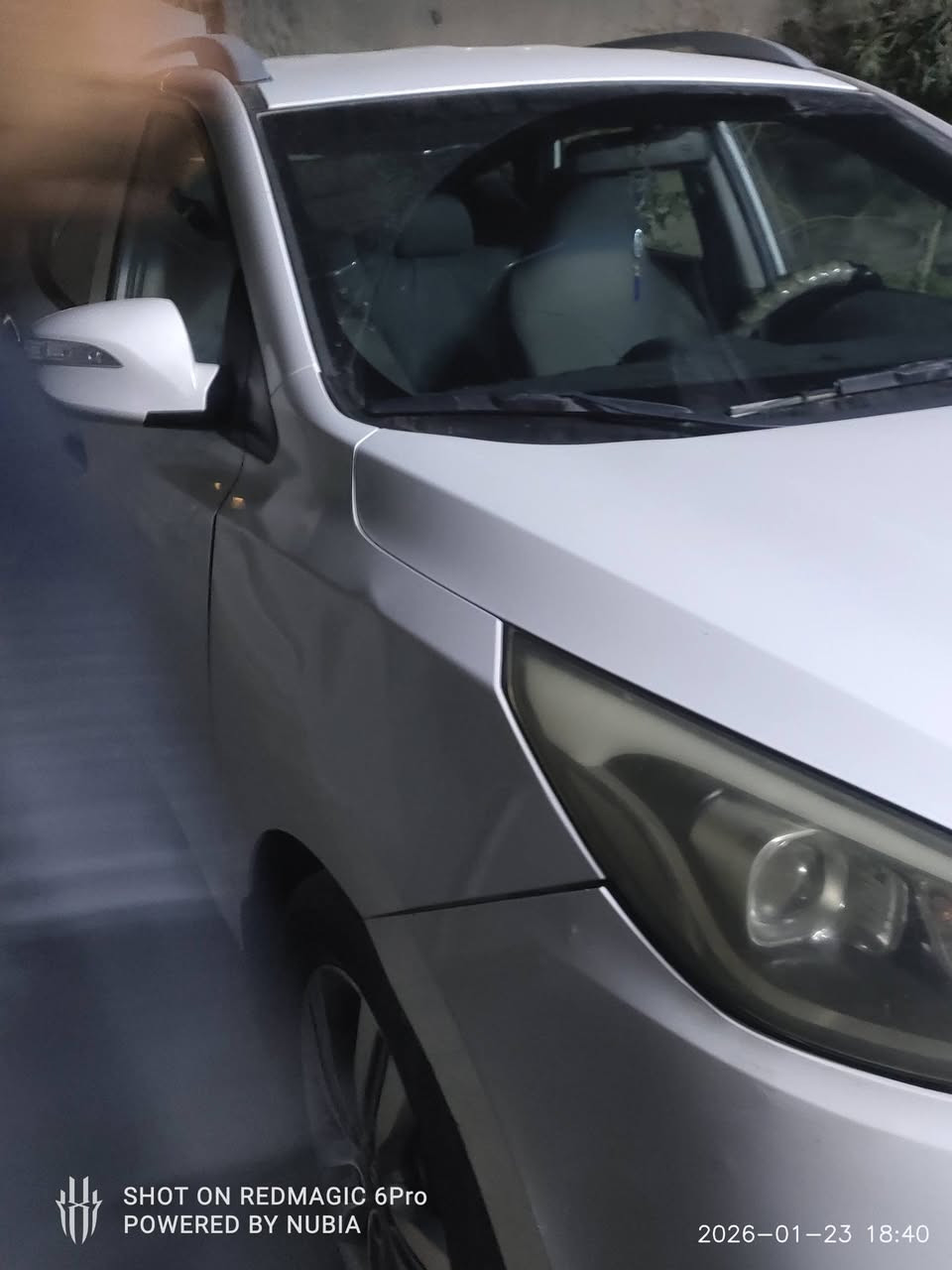 توسان موديل 2014  مكفولة من الصبغ والتبديل بيه ضربة بسيط بالجاملغ الامامي الايمن وباقي على وضعيته وضحه بالصور مكينة مكفولة على وضع الشركه رقم بابل سنوية بسمي سعره 145 وبيه مجال مكانة ديوانية قضاة الحمزة 
اي تفاصيل ***********
