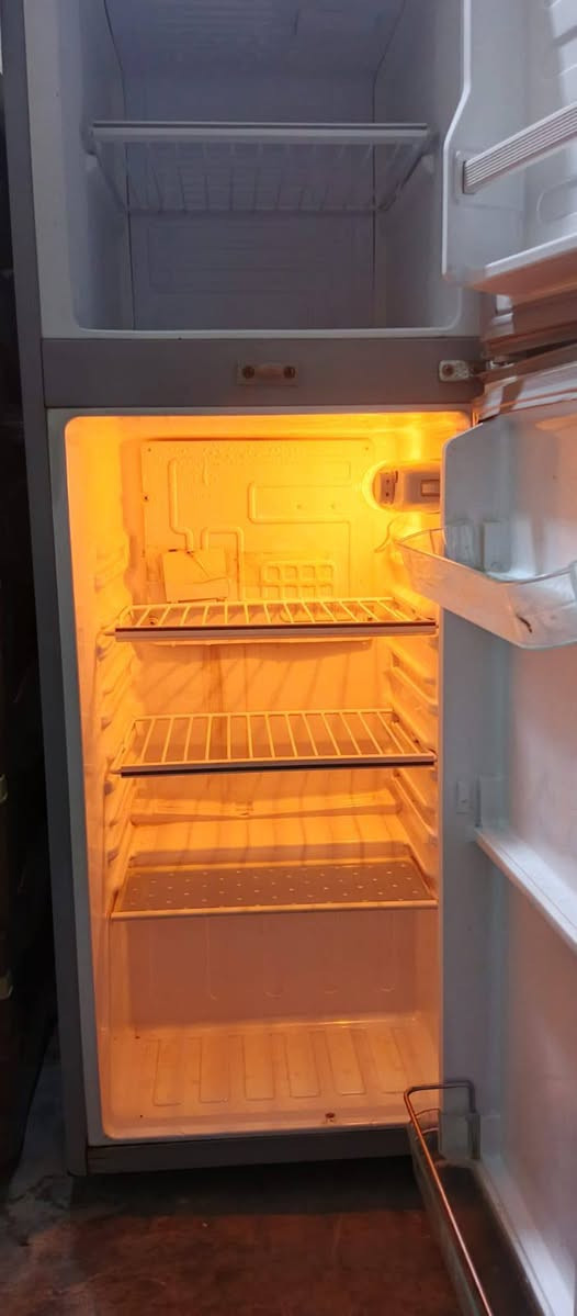 ثلاجه للبيع وبسعر ١٢٥ وهاي عرض صور مابيه شي للإستفسار على الخاص


**إذا كنت صاحب هذا الإعلان وتريد حذفه لأي سبب، رجاءا أرسل رسالة إلى الدعم الفني**