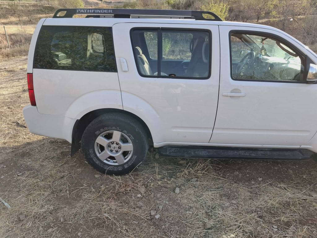 نیسان پاسفندر مۆدێل 2007 بێ ڕەقەم .موزایدە بەڵام کتابی موزایدەی لەگەڵ نیە کامل بۆیاخ نیە بەڵام من بەکامل ئەیفرۆشم  سێ ڕیز کوشن تەبرید ساردوگەرم بێ کێشە گێڕومەکینەی بێ کێشەیە دەبڵ ئەکسلە کارەبای بێ کێشەیە تەنها گاردنێکی پێویستە
نرخی 60 گەڵا
شوێن سلێمانی
*********** السليمانية, العراق
