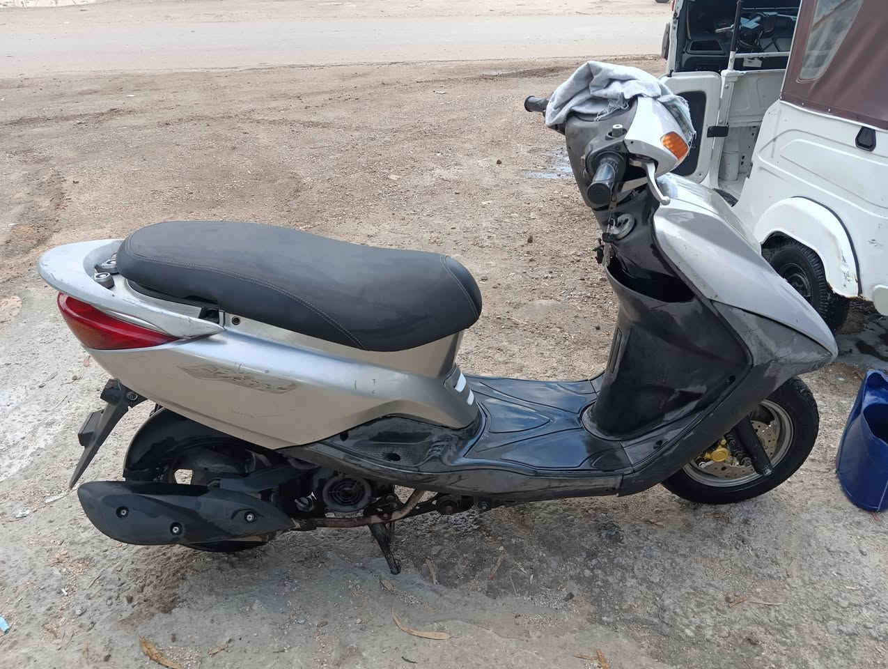 السلام عليكم بريز ماشيه ٩٠٠٠ نازله رمبه قبل شهر اريد مراوس بشاينك 
السعر ٦٥٠ مكاني البياع


**إذا كنت صاحب هذا الإعلان وتريد حذفه لأي سبب، رجاءا أرسل رسالة إلى الدعم الفني**