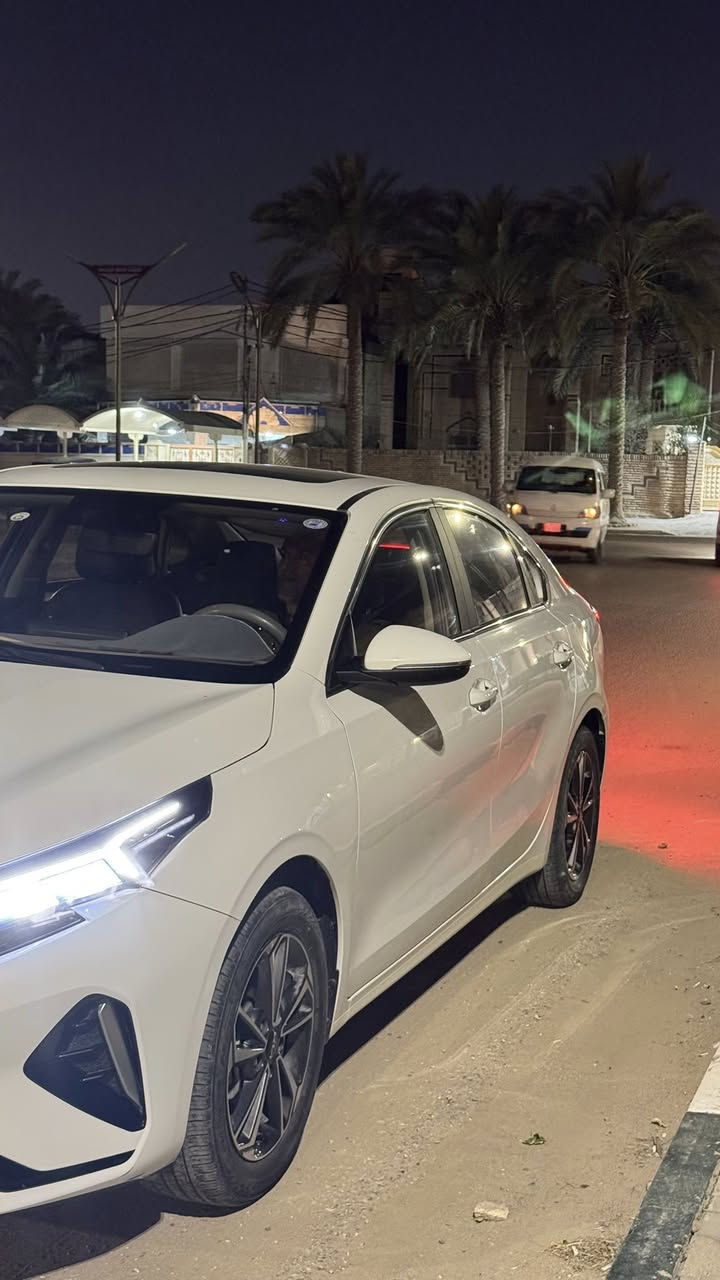 السلام عليكم
كيا K3 2024 الفول مثبت سرعه و فول تحكمات ماشيه 32 الف السياره ما ناقصها شي مكفوله عدا طخة بسيطه بداير التاير خلف السايق ما مبينه ابد 
رقمها مميز و وكاله ثاني يوم
رايدها 142 
مكاني نجف للتواصل ***********
