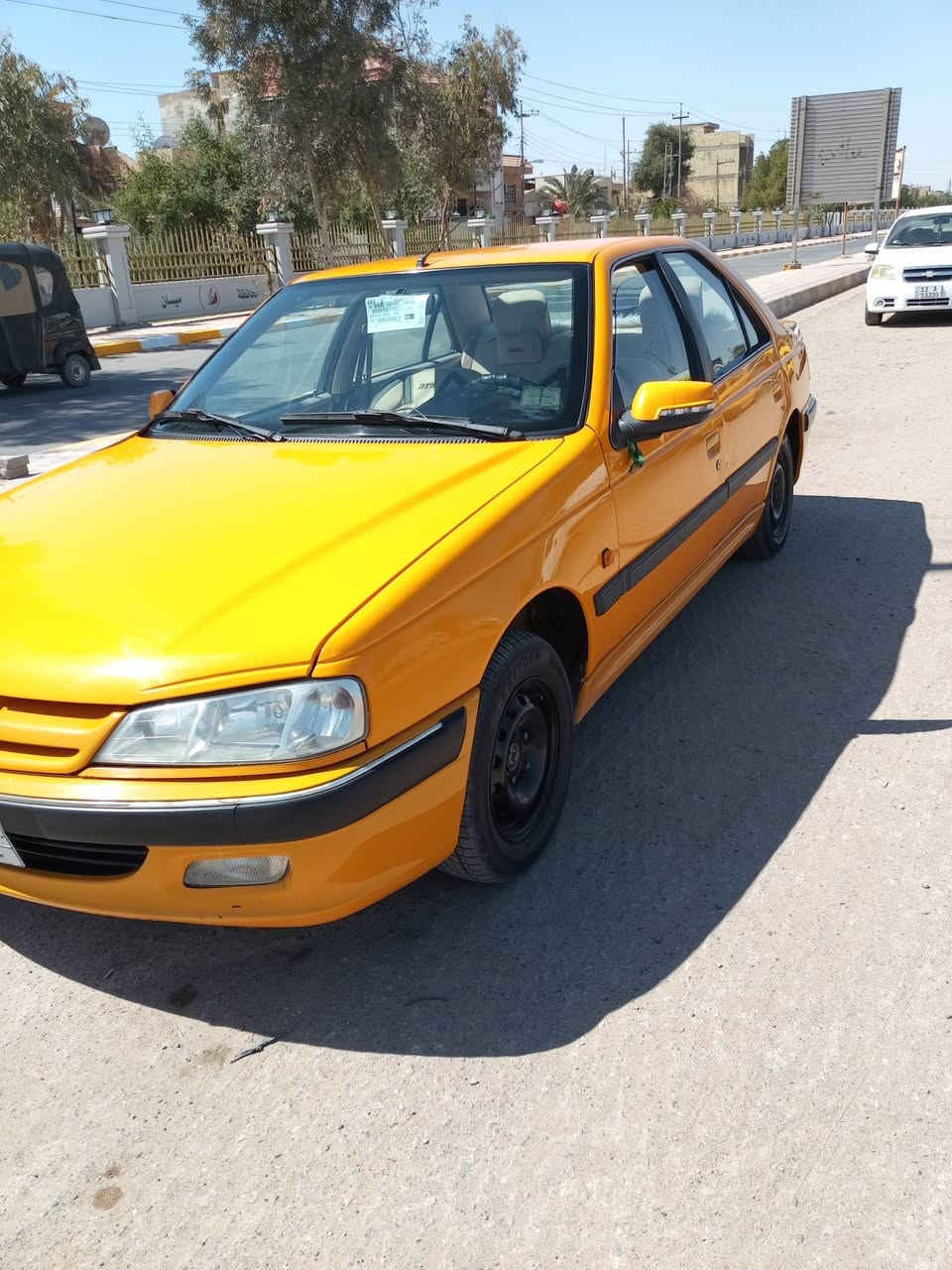 سلام عليكم سياره بيجو بارص للبيع موديل 2021 سياره بيه شويه صبغ بجاملق سعر 68بيه مجال قليل ***********
