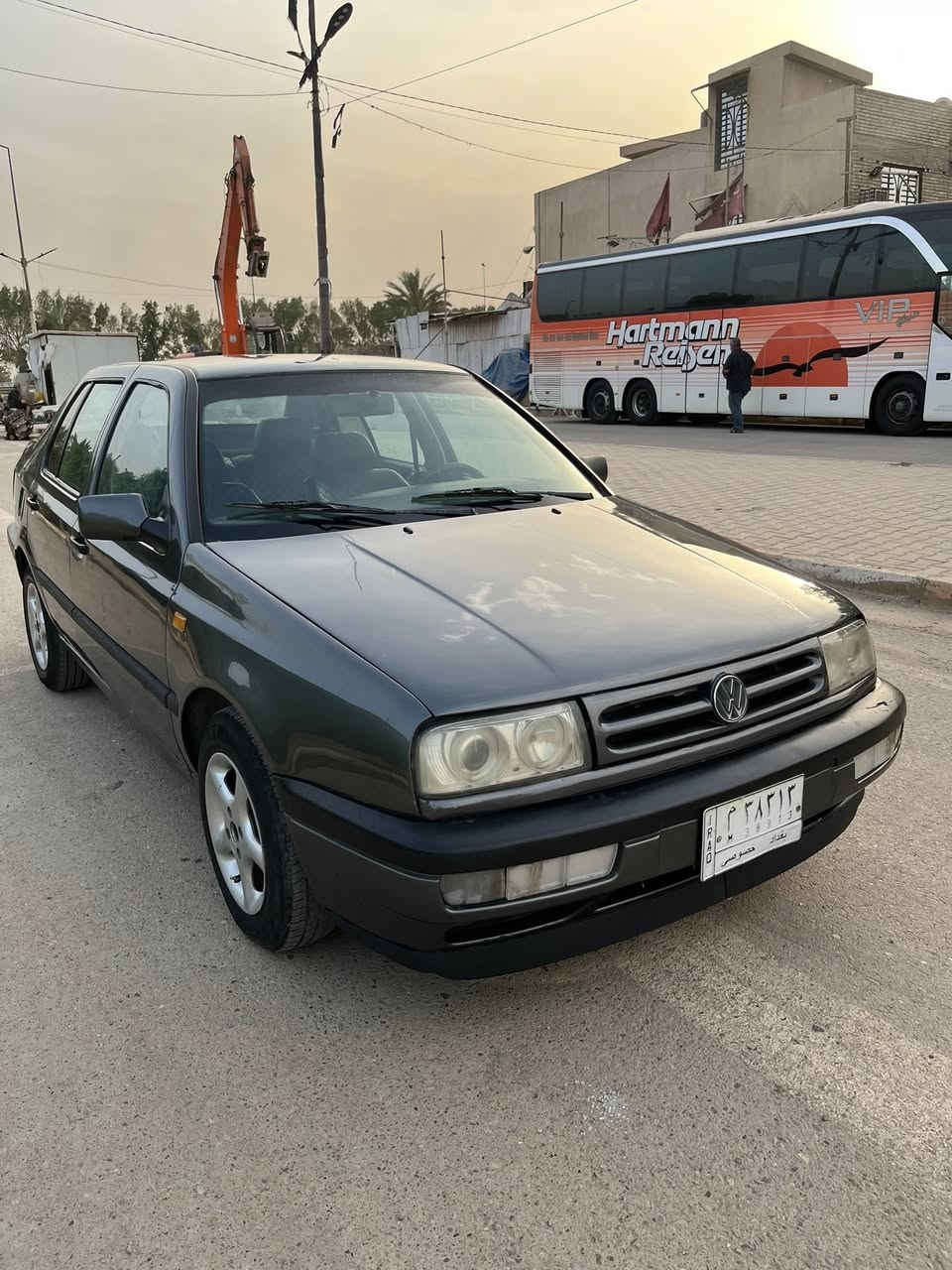 سلام عليكم
فنتو موديل 93 للبيع 
محرك 2000 جديد
كير اوتو جديد
صدر امامي خلفي جديد
كهربائيات كله شغاله 
تبريد شغال ثلج ❄️ 
سياره بدون ضربه صبغ عام للجماليه 
سياره مشروع وطني باي مكان تتحول 
داخل سياره نضيف بطاين جدد دشبول جديد
مازدات اساور 
ويل كب تخم تاير جديد 
سياره كامله من كلشي كلشي بيه شغال 
مكان بغداد جديده
***********
سعر ٤٤ و بيه مجال
