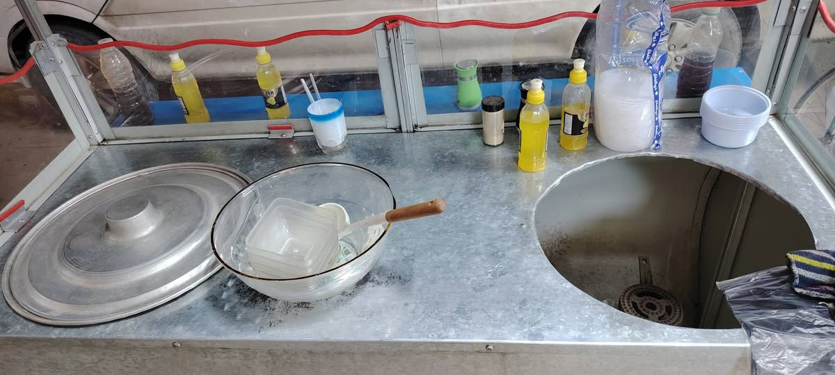 السلام عليكم اخوان عربانه مال لبلبي ام الخانتين تستعمل لبلبي وباكله للبيع قبل شهر اشتريتها صارت عليه ب ٣٢٠ الف ورايدها ب ٢٢٠ الف وبيها مجال كامله هي والاناره مالها وجداري ٢ قبل شهر اخذتها بعدها جديده كلش مكاني محموديه حي العداله تلفون *********** / ***********
