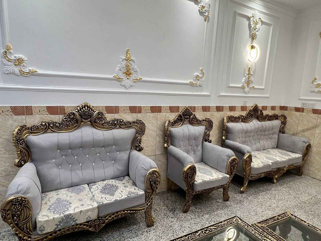 السلام عليكم تخم ملكي للبيع جديد رقم هاتف ***********
