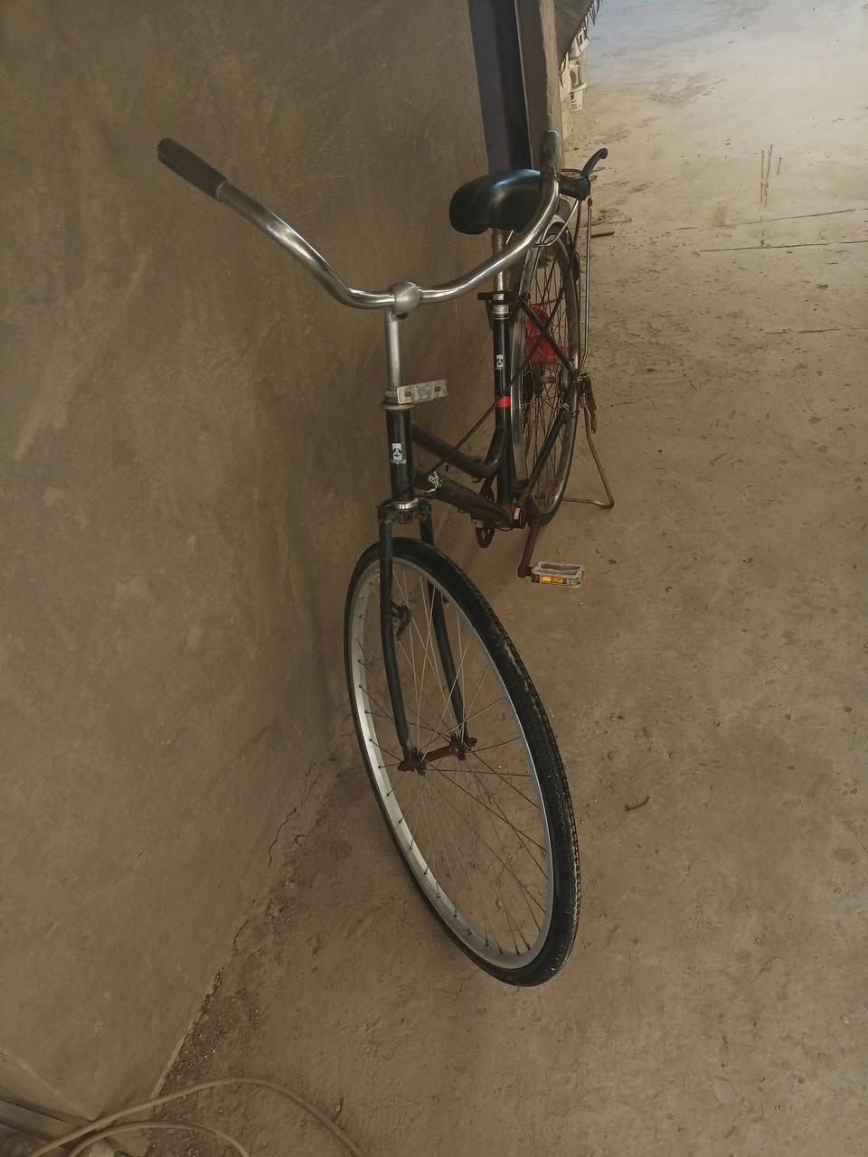 سياحي باله لون اسود حجم 27 
بدون نقوصات ماعدى مدگر كدام
سرج جديد تاير ورى وتيوب جديد
مكاني حي الاصدقاء يم جسر العسكري وملعب الفيحاء
السعر 50
***********
واتساب
