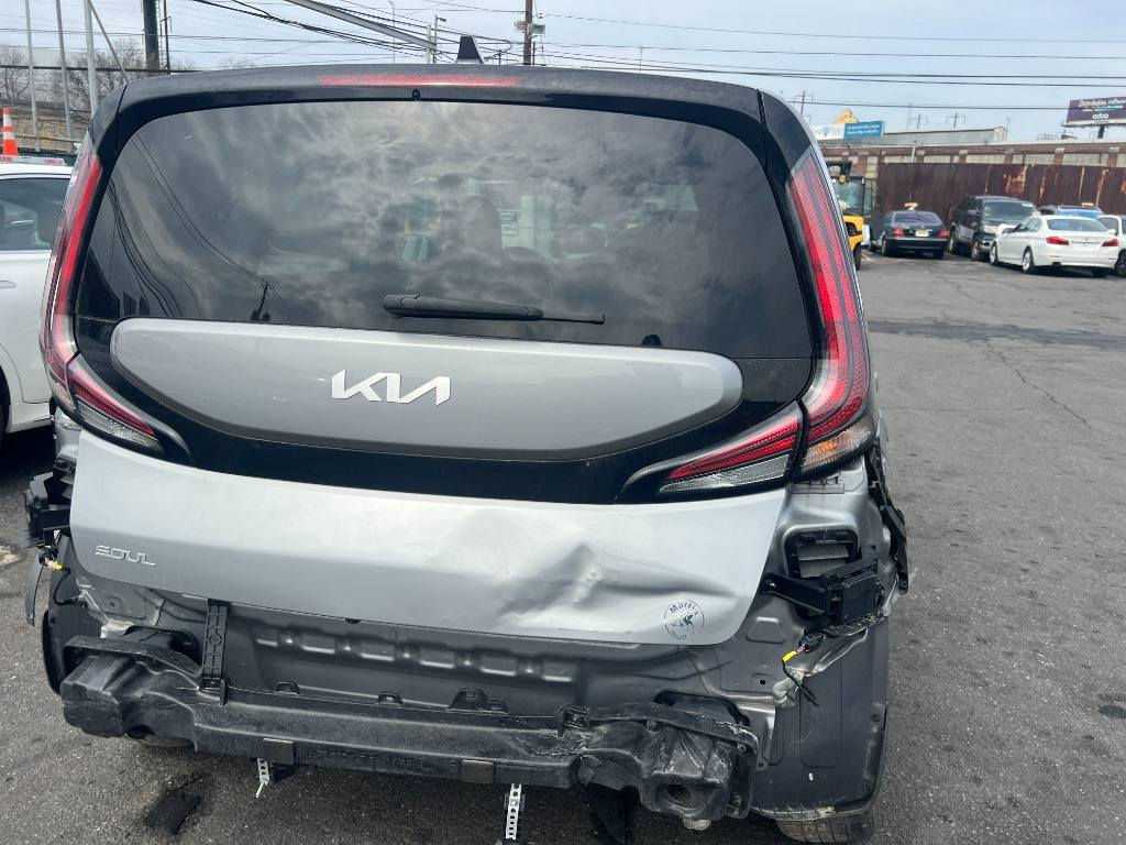 سلام عليكم صول موديل 2023
حادث السياره جاملغ الخلفي وصندوك 
عل بارد بدون صبغ ماشيه 44 دخول جديد
وارد امريكي نص فول رقم سياره بغداد 
مكان سياره بغداد السعر 165وبيه مجال 
وموضحه السياره بل صور رقم 
رقم الهاتف ***********
