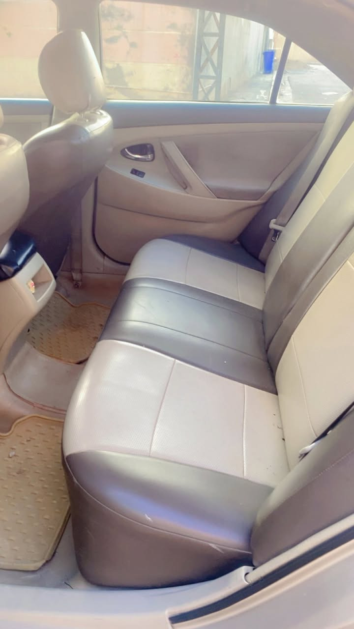 السلام عليكم 
تيوتا كامري موديل ٢٠٠٧ وارد امريكي صبغ جاملغ الأيمن اللون كما موضح بالصوره جراد قليل في القمارة

تدفئة تبريد فول داخل جلد ارضيه جلد تخم تاير جديد باتري جديد كير ومحرك كفاله رقم صلاح الدين سنويه إلى 2029السيارة بأسمي تحويل  ثاني يوم 

السعر 98$ وبيها مجال

مكان السيارة الانبار -الفلوجة 

للأستفسار الأتصال على الرقم :- ***********
