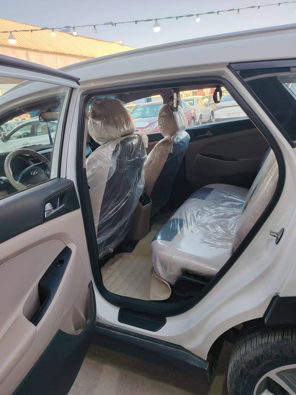 سيارة توسان موديل ٢٠١٨ خليجي رقم بابل انكليزي سنوية ٢٧ السيارة باسمي باقي التفاصيل الاتصال ***********
