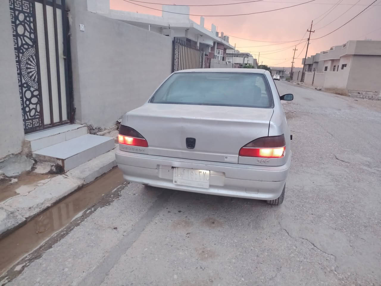 السلام عليكم بيجو للبيع موديل 2002السياره كلش حلوه  مابيهه ضرب ولا صبغ بسمي السعر 42 مكان السياره كركوك او أربيل رقمي ***********
***********
